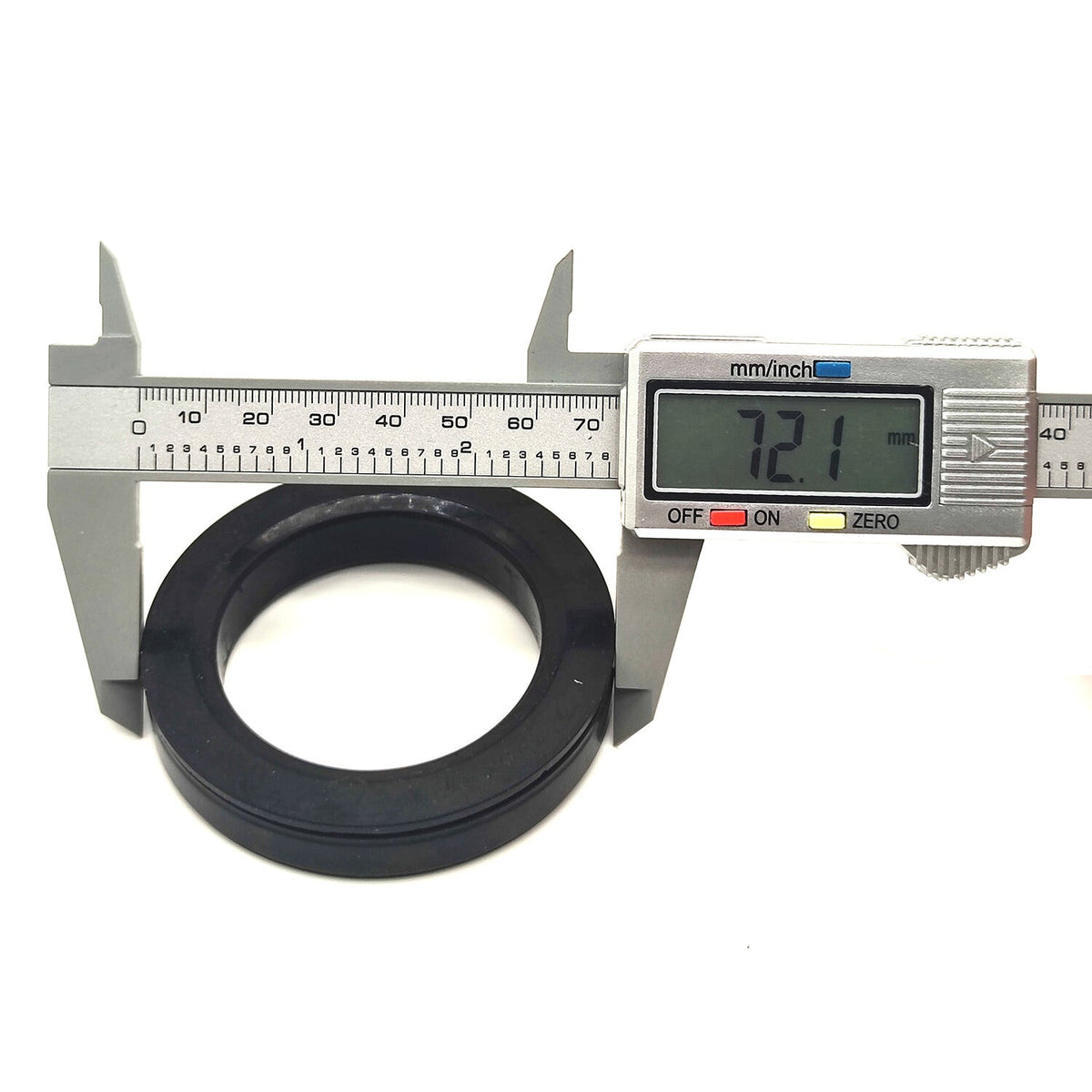 6A320-56220 Front Axle Oil Seal Fit for Kubota B7400 B7500 M7040 M5140 M5040 M5N