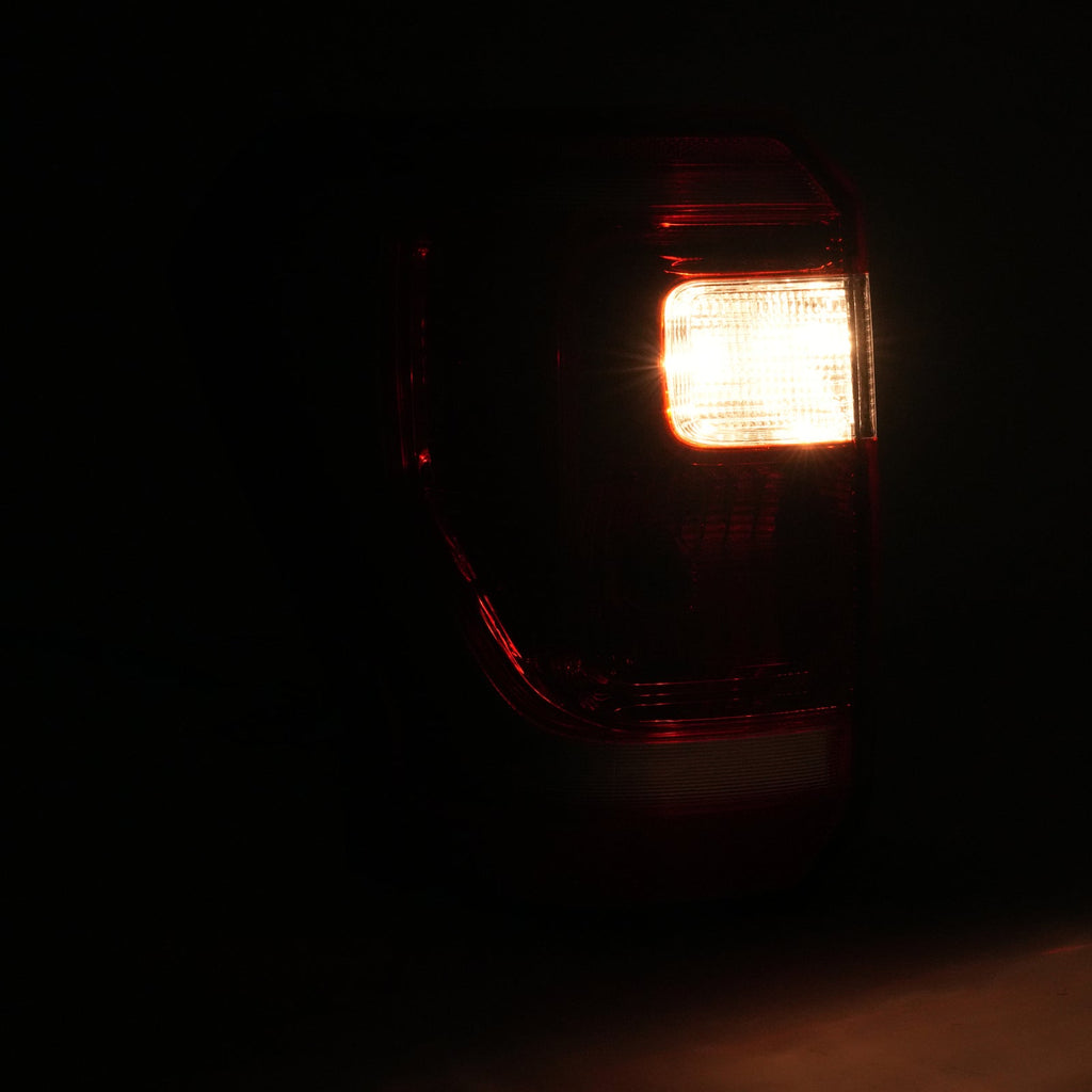 Halogen Tail Light Left Side Lamp Assembly For Ford Expedition XLT 2018-2021